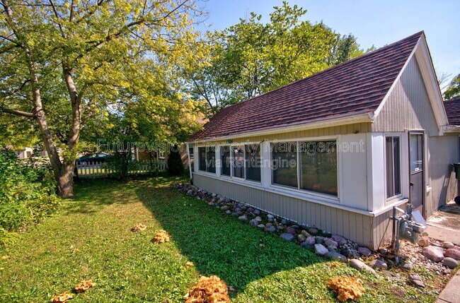 Building Photo - 1704 Belleview Ave