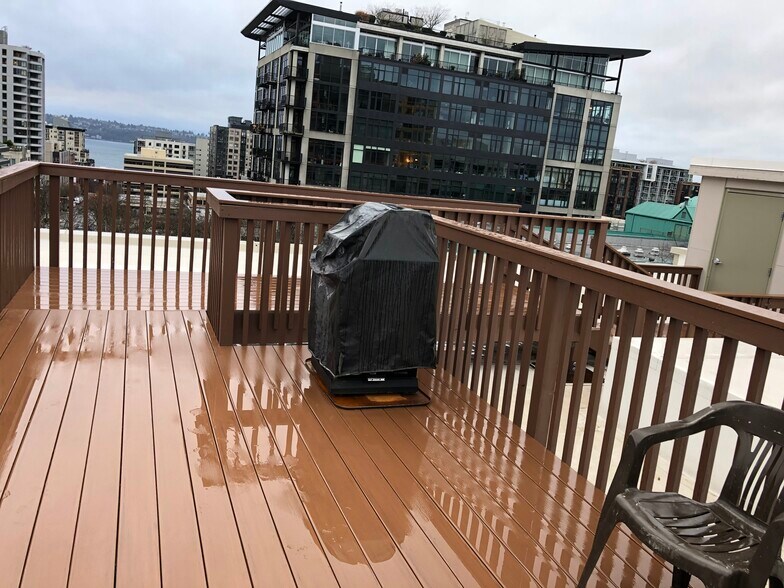 Building Photo - 2700 4th Ave