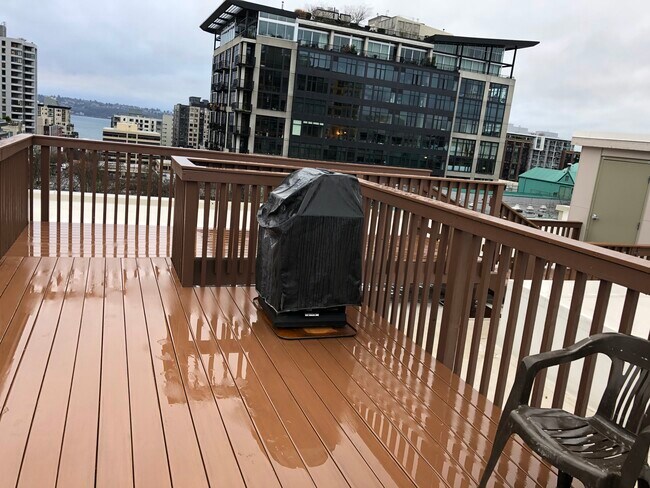 Building Photo - 2700 4th Ave