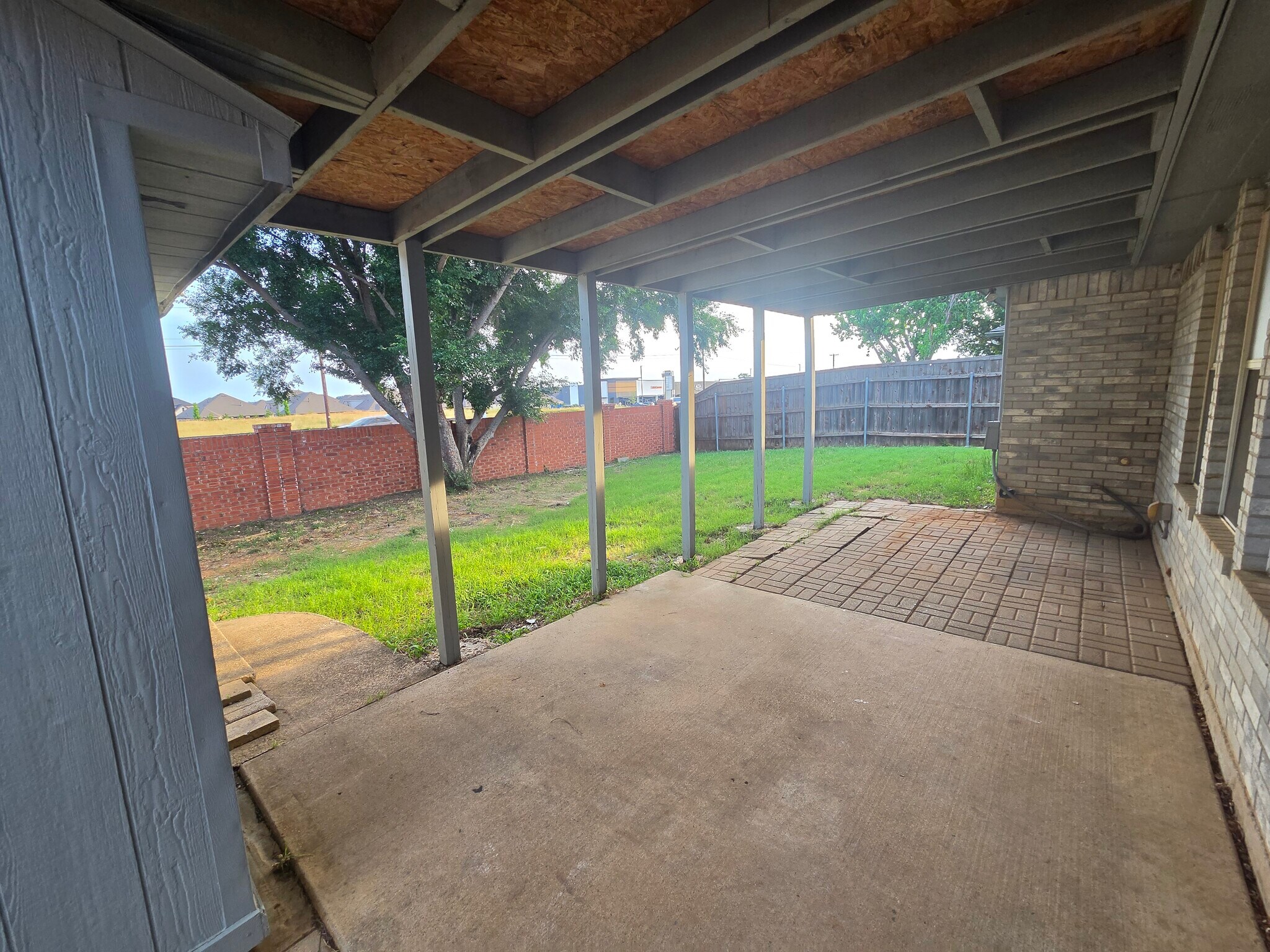 Building Photo - 3304 Sparta Dr