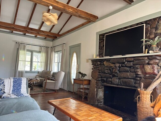 Building Photo - Rare Oasis: 2BR Home with Large Loft Area on 1.5 Acres Bordering National Forest and Fronting Dry...