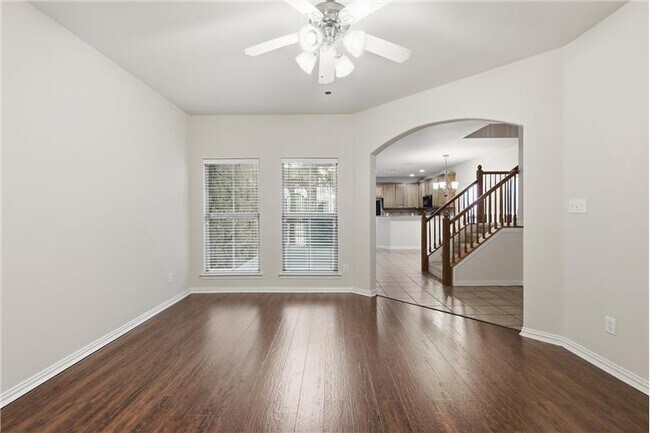 Building Photo - 8808 Paradise Dr