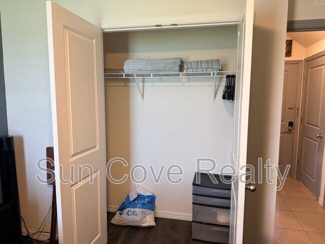 Building Photo - 8484 Bower Bass Cir