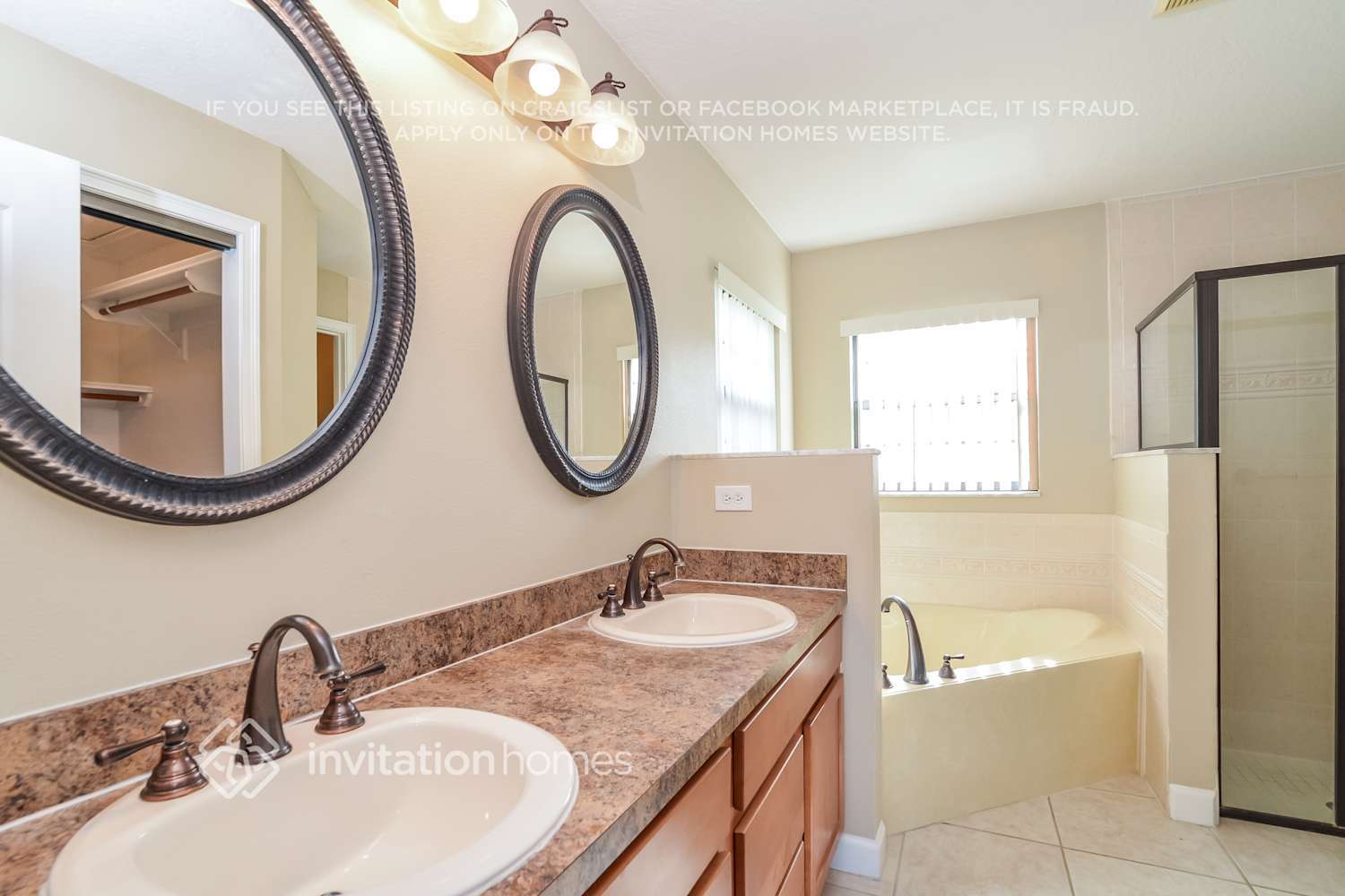 Building Photo - 1476 East Ave