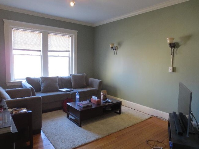 Building Photo - 176 Winthrop Rd