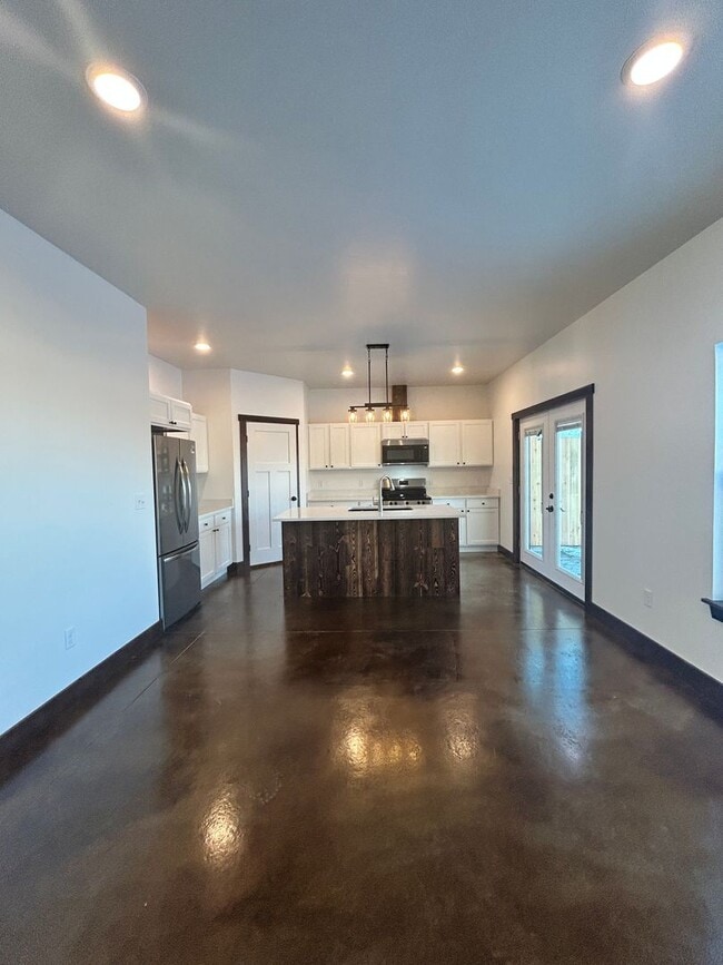 Building Photo - 487 Ashleigh Ln