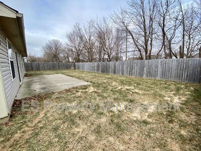 Building Photo - 310 Lockerbie Ln