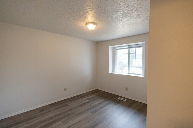 Building Photo - 1763 W McGlinchey St