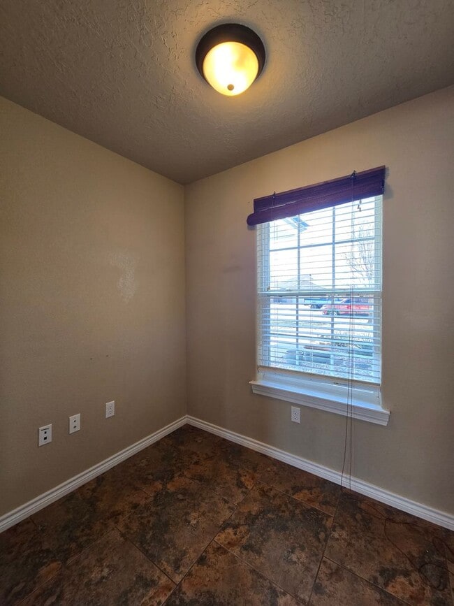 Building Photo - 4224 Sandstone Dr