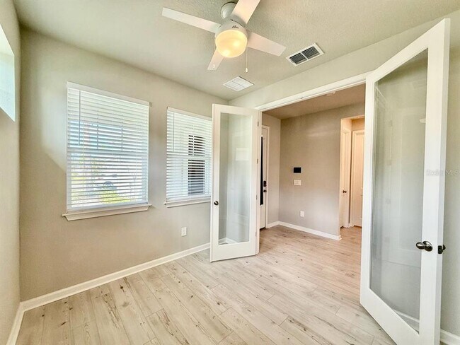 Building Photo - 6044 Timberdale Ave