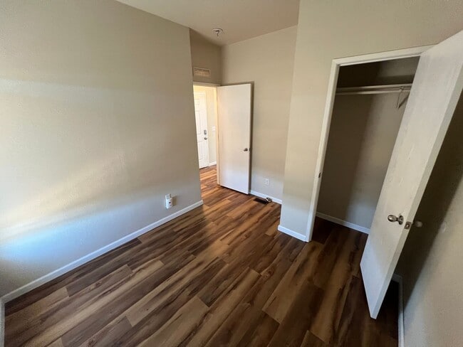 Building Photo - Paradise 2 bedroom 2 bath home on land. Ru...