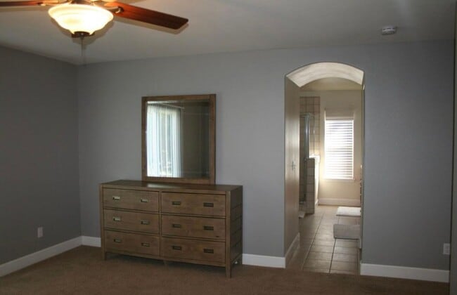 Building Photo - Beautiful 4 Bedroom 3 Bathroom House Atascadero