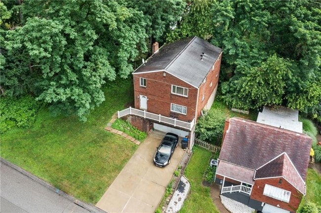 Building Photo - 2897 Leola Ave