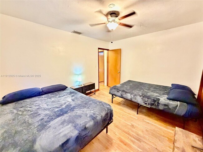 Building Photo - 45 SE 14th St