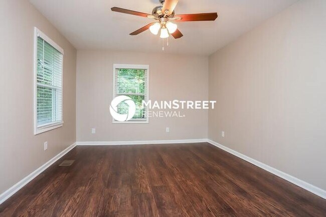 Building Photo - 4 Bedroom Pet-Friendly Home in WOODSTOCK, ...