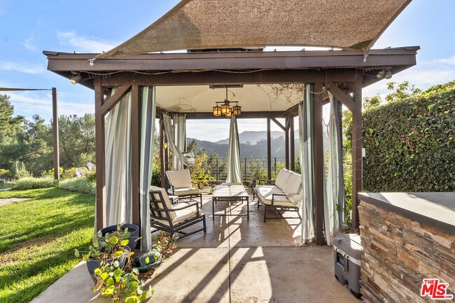 Building Photo - 2473 La Condesa Dr