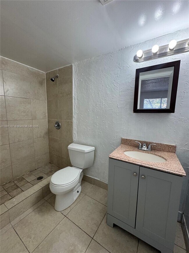 Building Photo - 7025 W Sunrise Blvd