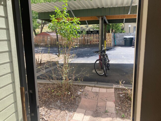 Building Photo - Charming 2 bed 2 bath condo near Fort Lewi...