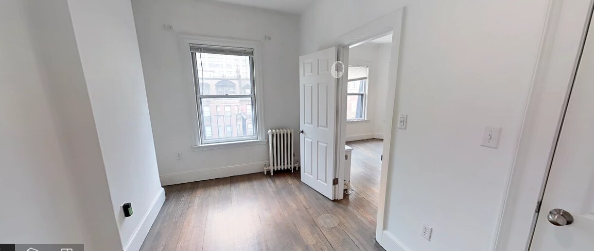 Building Photo - 223 Newbury St