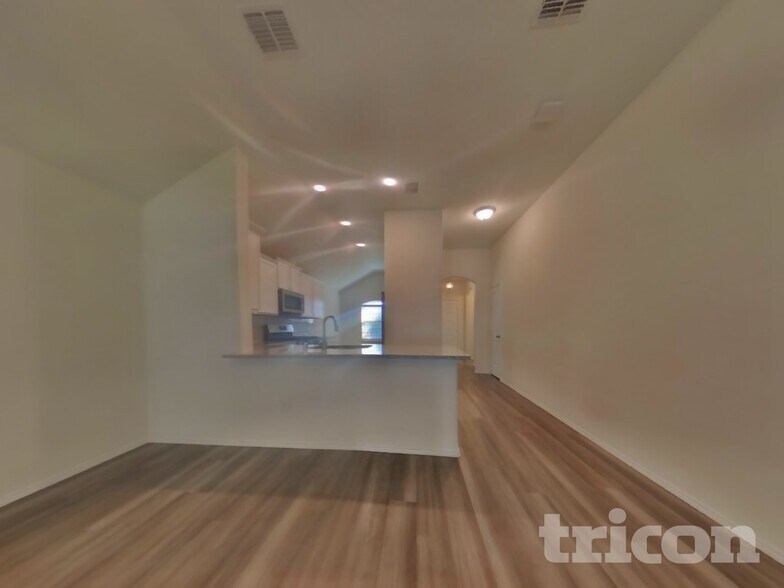 Building Photo - 14469 Cloudview Way