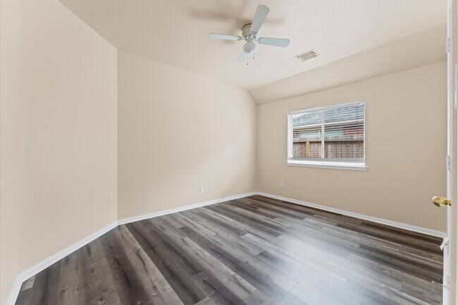 Building Photo - 5422 Melody Park