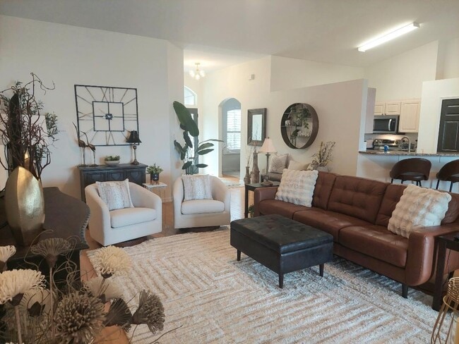 Building Photo - 1026 S Lake Mariam Dr