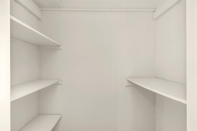 Building Photo - 1478 Apache Dr