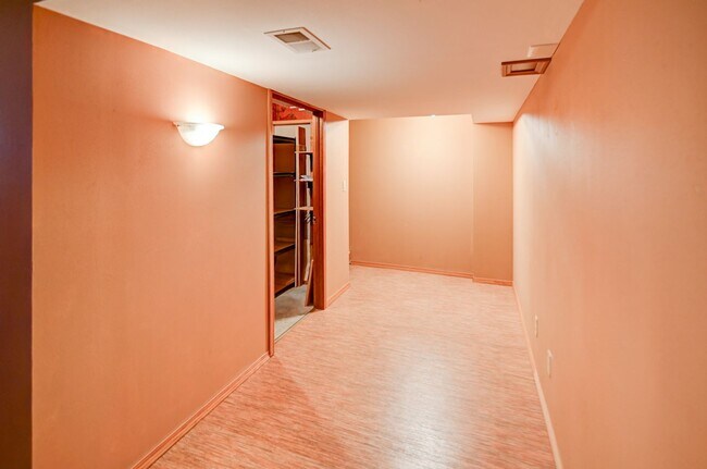 Building Photo - 1398 Prairie Rose Dr