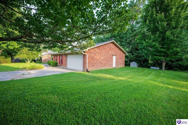 Building Photo - 226 Carey Ln