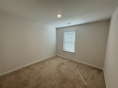 Building Photo - Seneca townhome