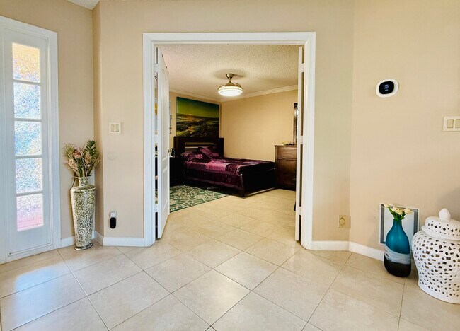 Building Photo - 9124 Villa Portofino Cir