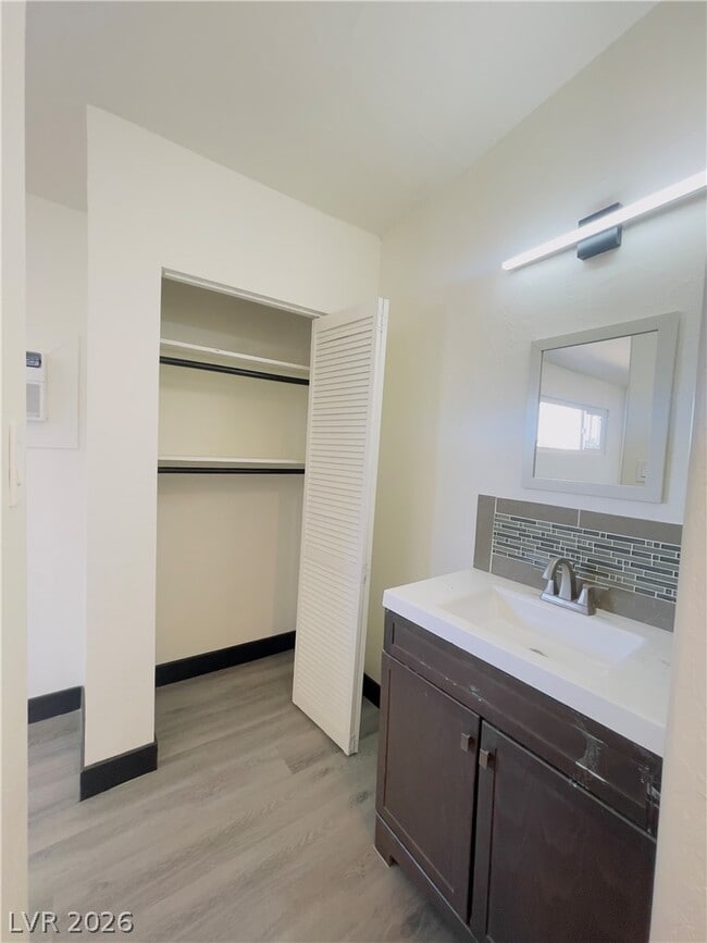 Building Photo - 2317 Santa Rita Dr