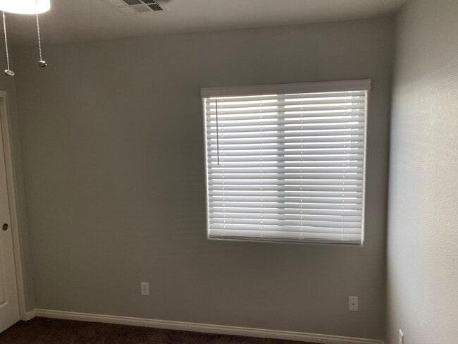 Building Photo - NW!!! 4 bedrooms!!! Pool and Spa!!! All ti...