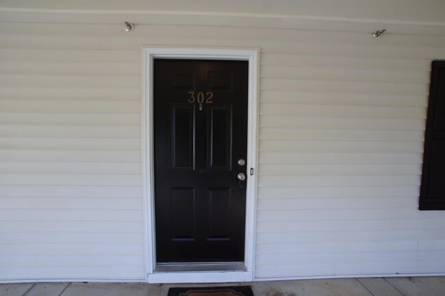 Building Photo - 2900 Trailwood Pines Ln