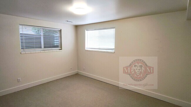Building Photo - Remodeled 3 Bd 2 Ba Duplex Above Foothill