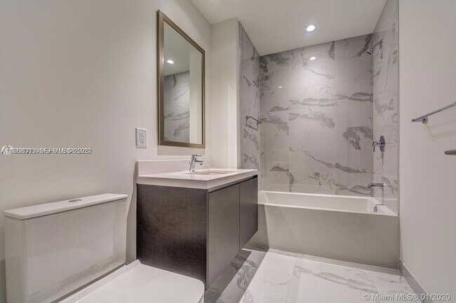 Building Photo - 851 NE 1st Ave