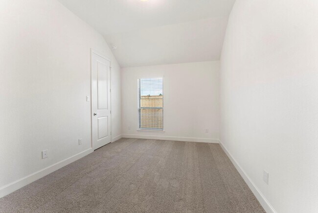 Building Photo - 26545 Pioneer Pointe Ct