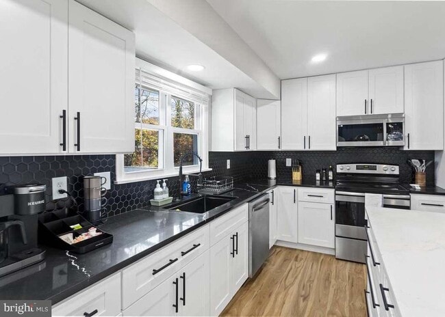 Building Photo - 4307 San Carlos Dr