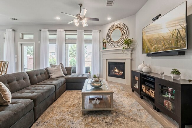 Building Photo - 23322 Amoroso St