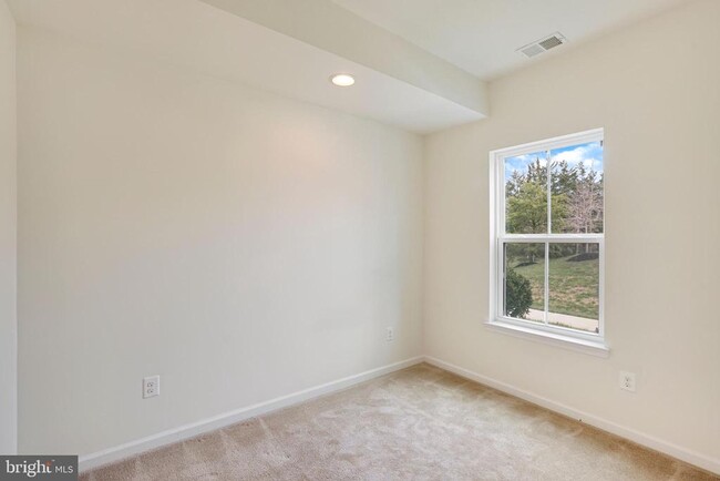 Building Photo - 41755 McMonagle Square