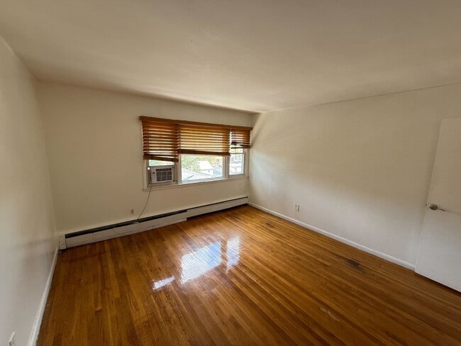 Building Photo - 72 Edgewood Ave