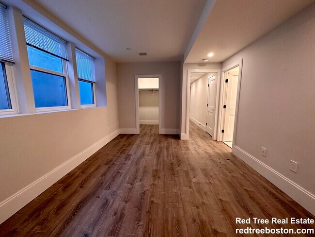 Building Photo - 14 Porter St