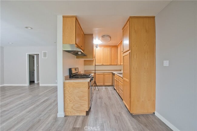 Building Photo - 5415 Newcastle Ave