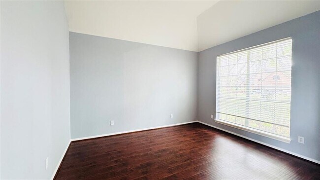 Building Photo - 3218 Oak Cliff Ln