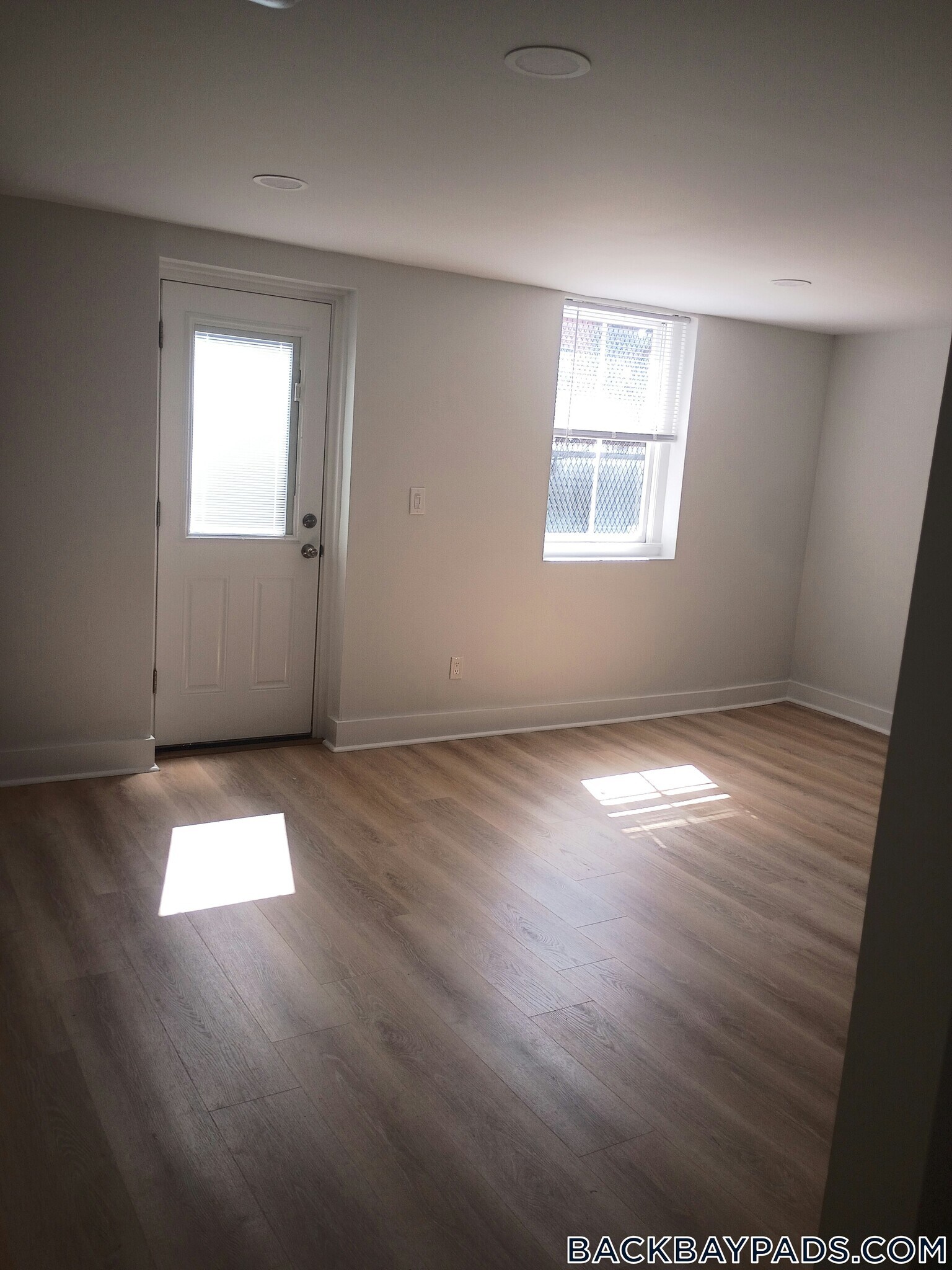 Building Photo - 499 Beacon St