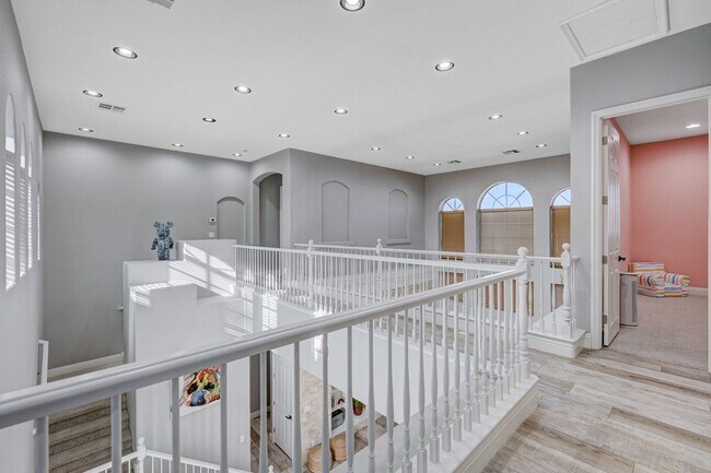 Building Photo - 9738 Bear Trap Ct