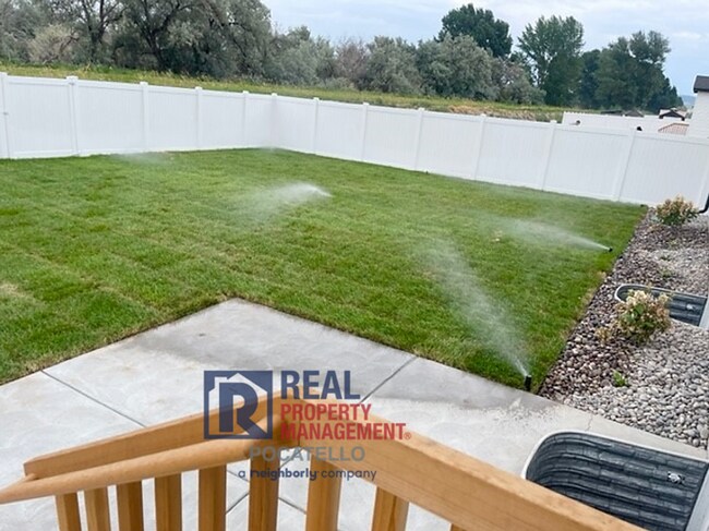 Building Photo - "AMAZING NEW HOME FOR RENT" 3 Bed 2 Bath - 2 Car Garage