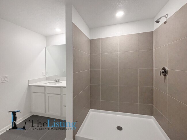 Building Photo - 4810 Katrina Dr