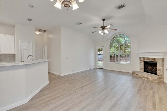 Building Photo - 10932 Mint Julep Dr