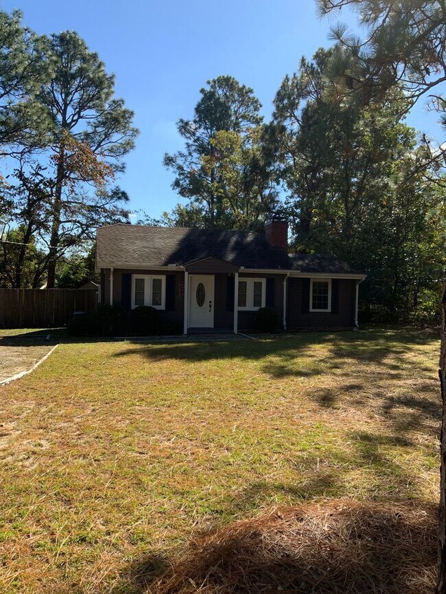 Building Photo - 235 N Pecan St